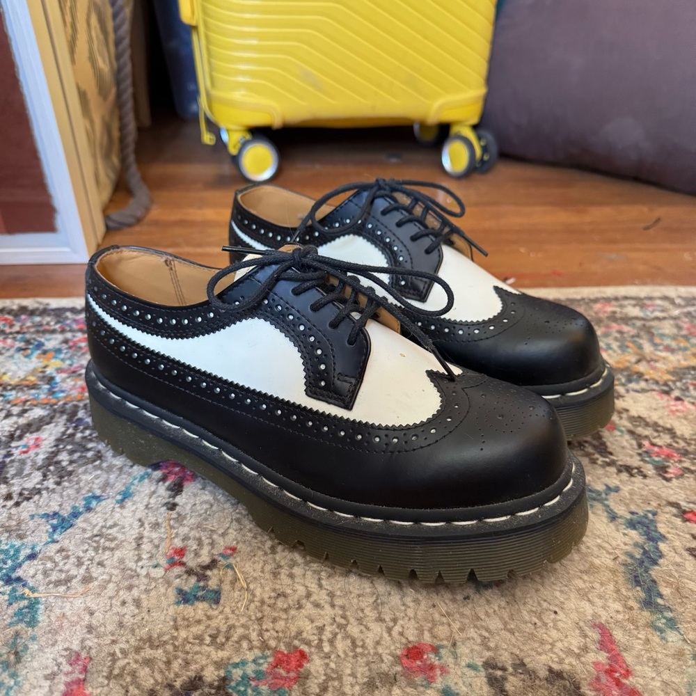 NEW Dr. Martens 3989 Black and White Platform Brogues